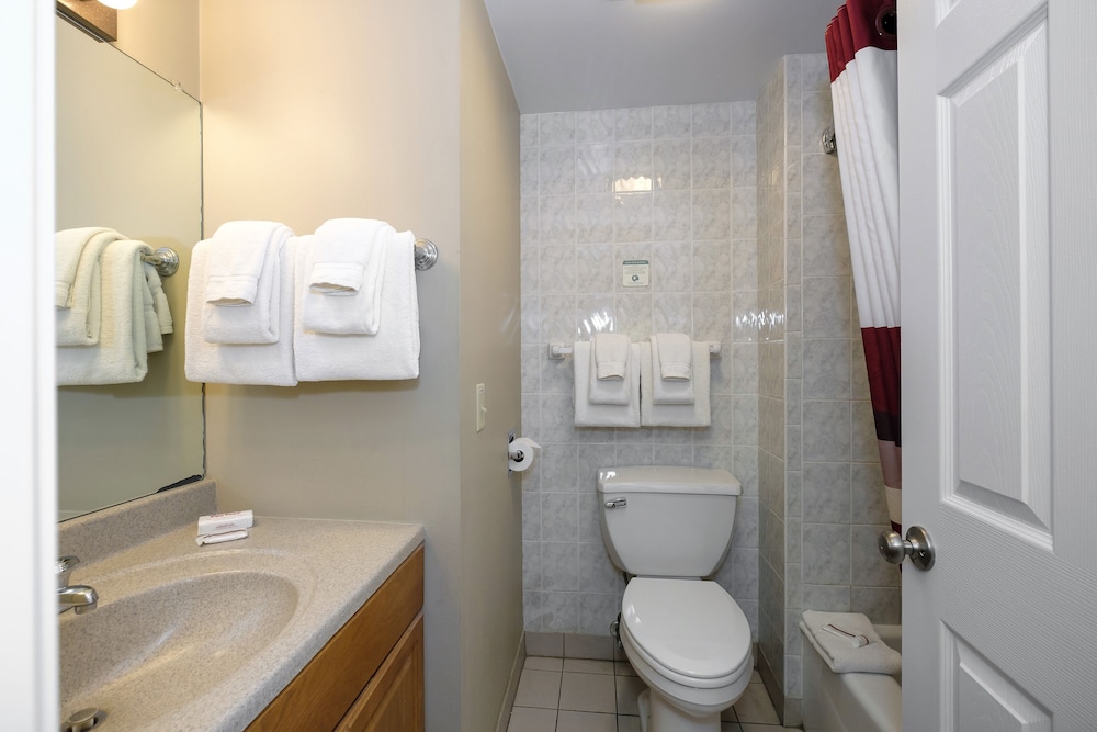 Red Roof Inn & Suites Herkimer - photo 34