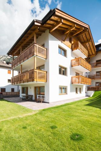 Residence Ravisa Dolomites — 4-Star Luxury Hotel in Selva, Italy