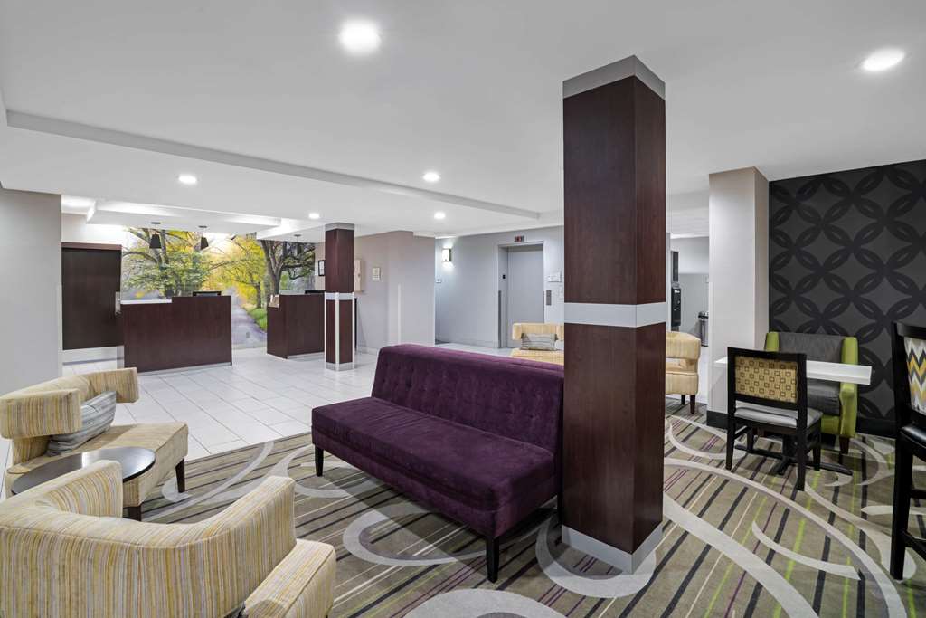 La Quinta Inn & Suites by Wyndham Knoxville North I 75 - photo 12