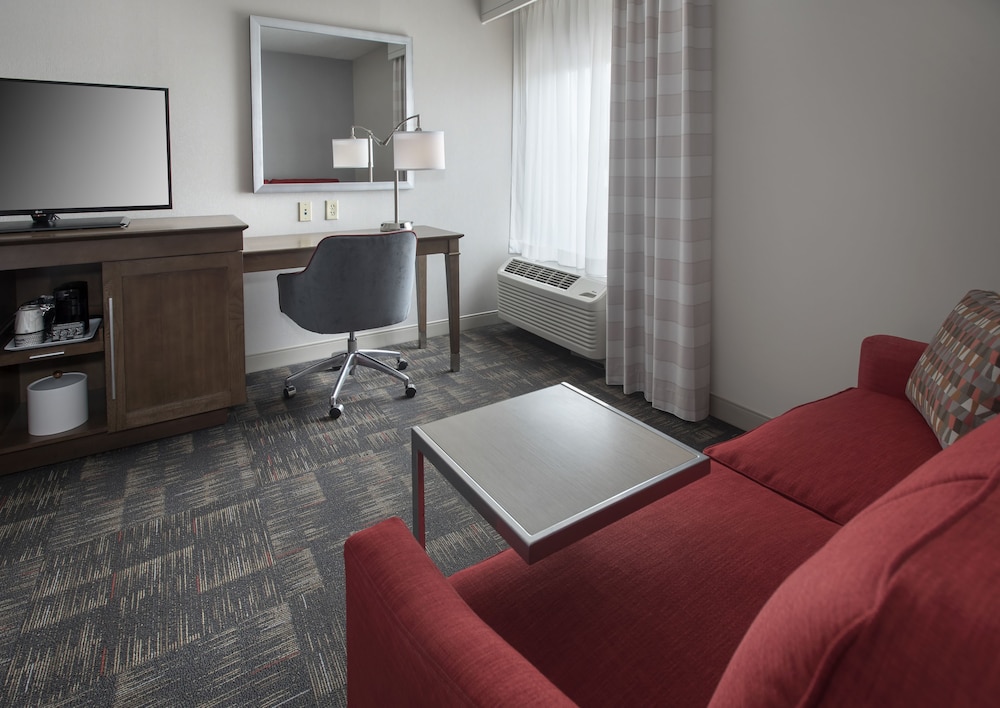 Hampton Inn Boston Logan Airport - photo 4