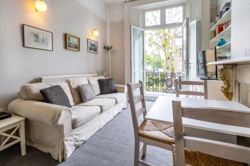 Bright 2 bedroom flat with terrace in Notting Hill — 4-Star Luxury Hotel in London, United Kingdom
