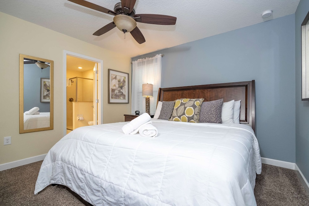 1400 Stunning 8bed with amazing game room - photo 51