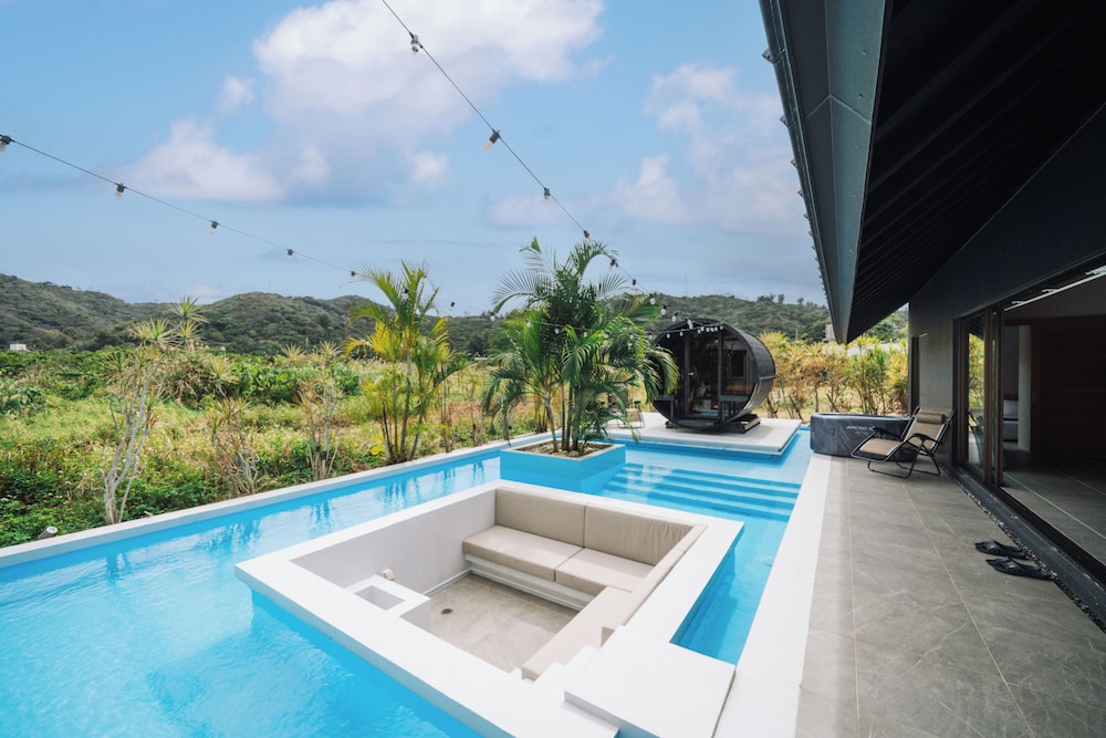 Reflexion Villas GLANZ — 4-Star Luxury Hotel in Nago, Japan