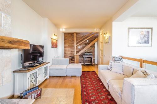 Ateshgah Residence