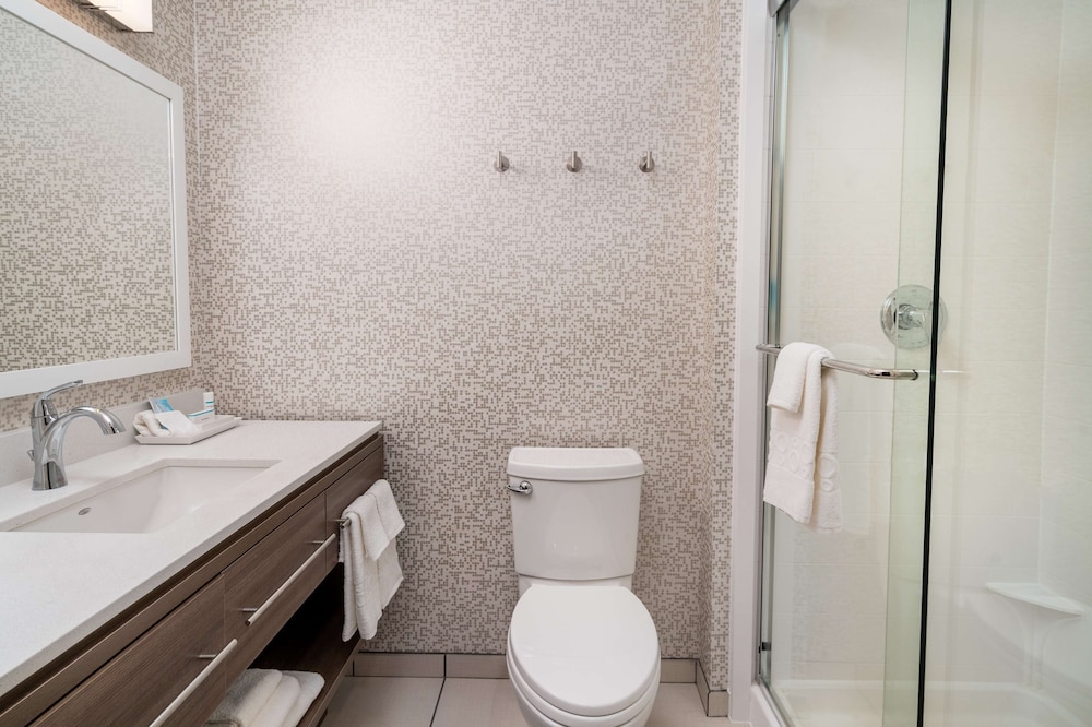 Home2 Suites by Hilton Corona - photo 32