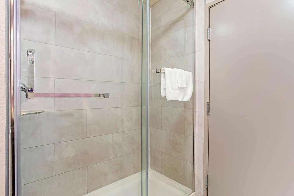 La Quinta Inn & Suites by Wyndham Hopkinsville - photo 20
