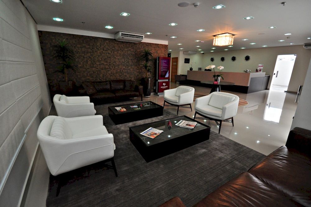 Diamond Plaza Hotel — Maua