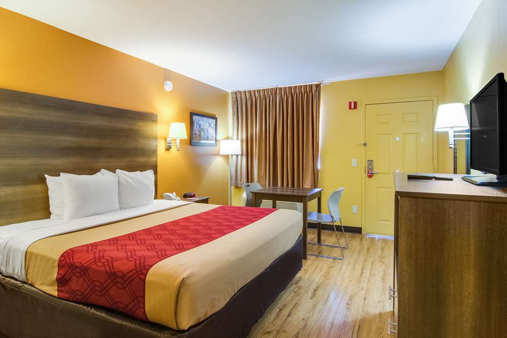 Econo Lodge Kingsland - photo 9