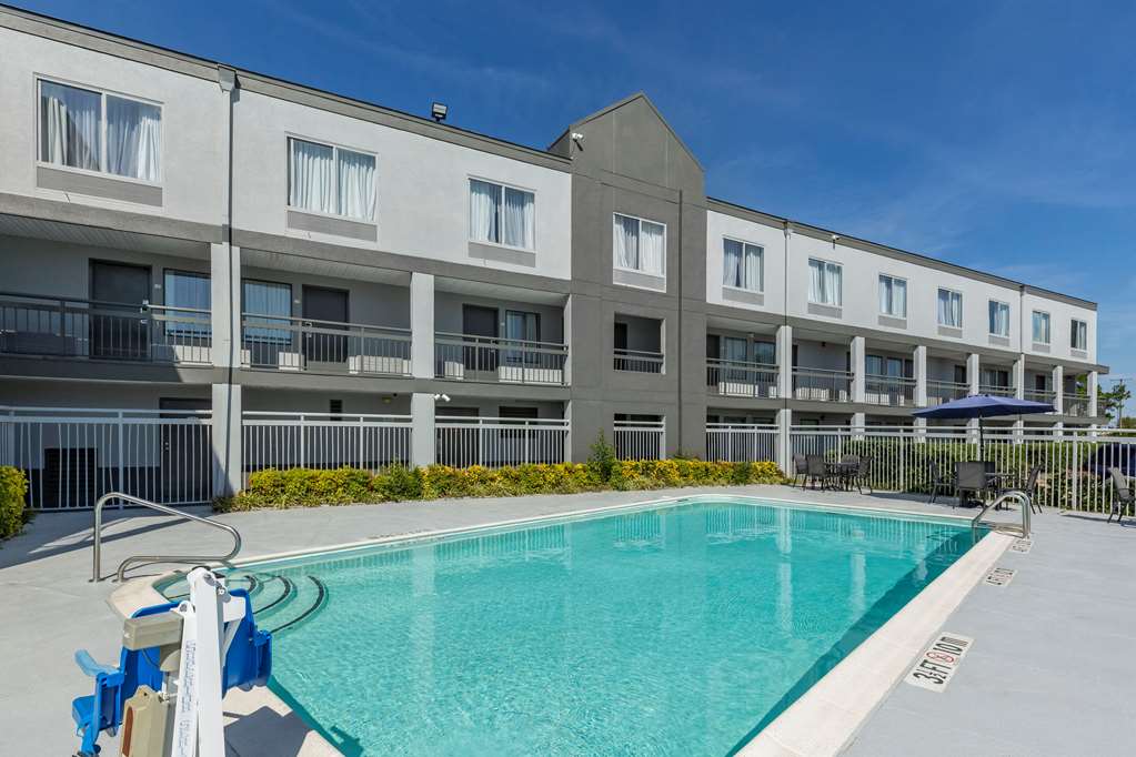 Quality Inn Fayetteville near Fort Bragg - photo 18