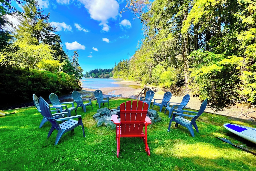 Bainbridge Island Group Retreat w Pickleball — hotel in Bainbridge Island