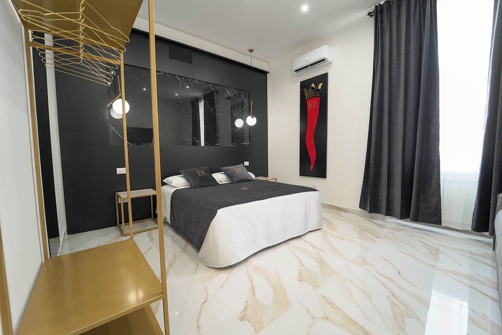 Elite Rooms Napoli — 4-Star Luxury Hotel in Naples, Italy