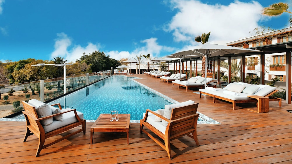Infinity pool