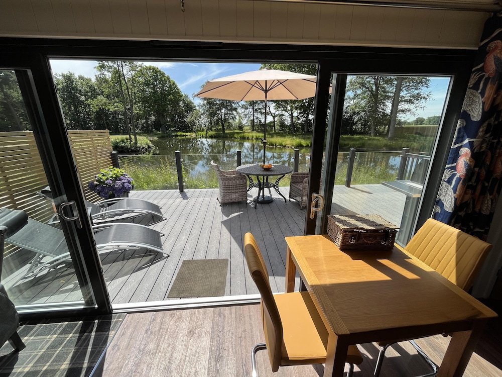 Cedar Boutique Lodge dog fishing and Spa access — 4-Star Luxury Hotel in York, United Kingdom