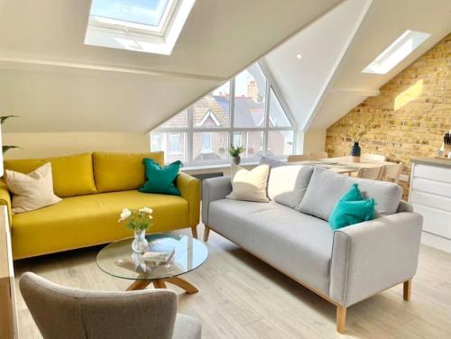 Lush Porthcawl Large Spacious 3 bedroom Apt Prime Location — 4-Star Luxury Hotel in Porthcawl, United Kingdom