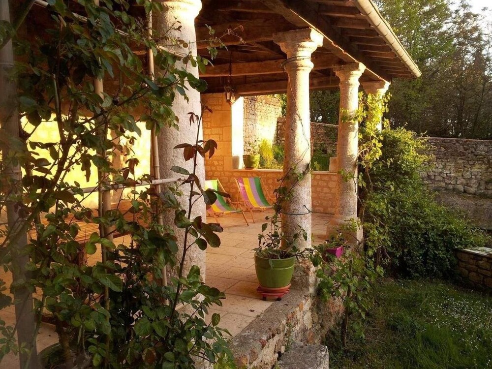 Le Logis du Peu girard — hotel in Ligre