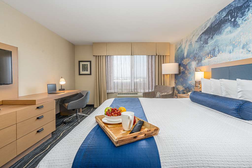 Best Western Plus Marina Gateway Hotel - photo 30