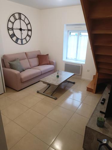 Joli Duplex Le Clos St Jacques — hotel in Etampes