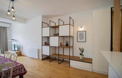 Vake Chic 2BR Comfort Home By Wehost