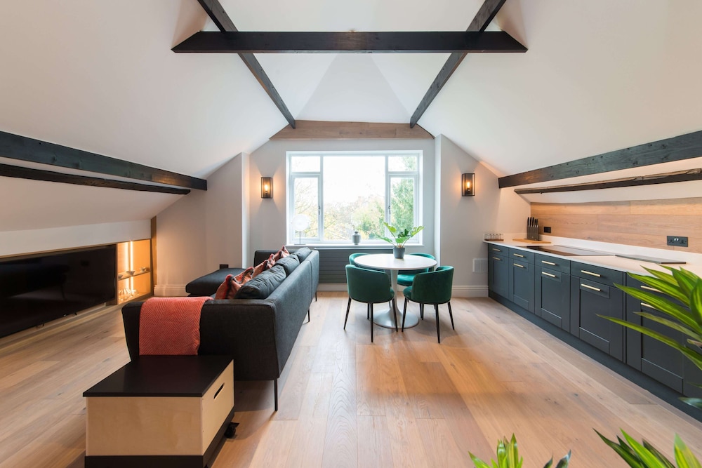 Pilgrims Rest — 4-Star Luxury Hotel in Canterbury, United Kingdom