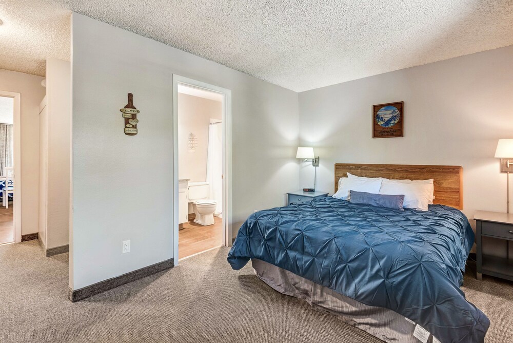 Bend Riverside Inn & Suites - photo 71