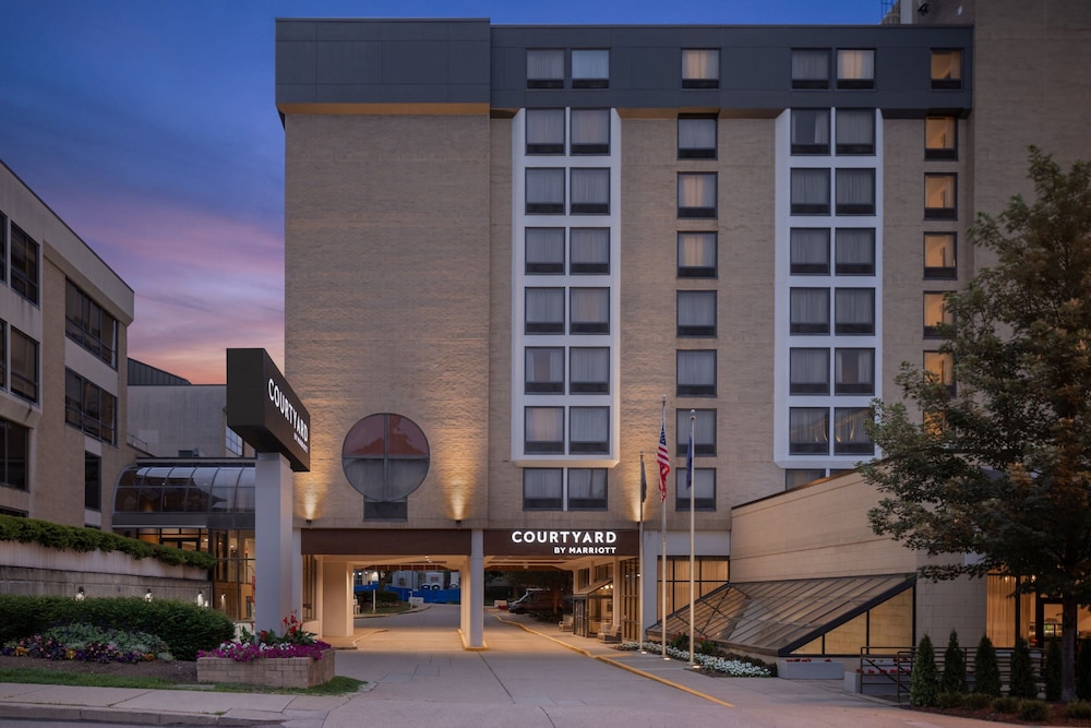Courtyard by Marriott Pittsburgh University Center - photo 39