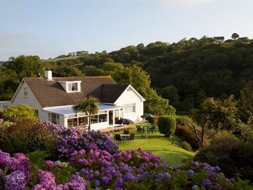 Mellieha Guest House — 5-Star Luxury Hotel in Narberth, United Kingdom