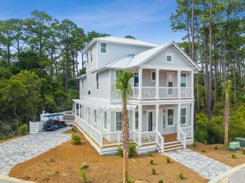 30A Beach House Wonderland at Treetop by Panhandle Getaways — 4-Star Luxury Hotel in Panama City Beach, United States