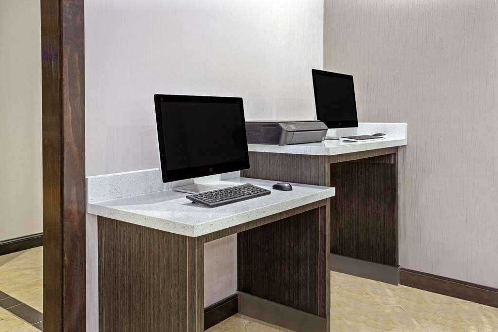 La Quinta Inn & Suites by Wyndham Fairfield TX - photo 55