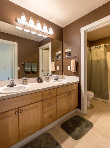 West Sail River Mt Vw 5Br 2.5B - photo 7