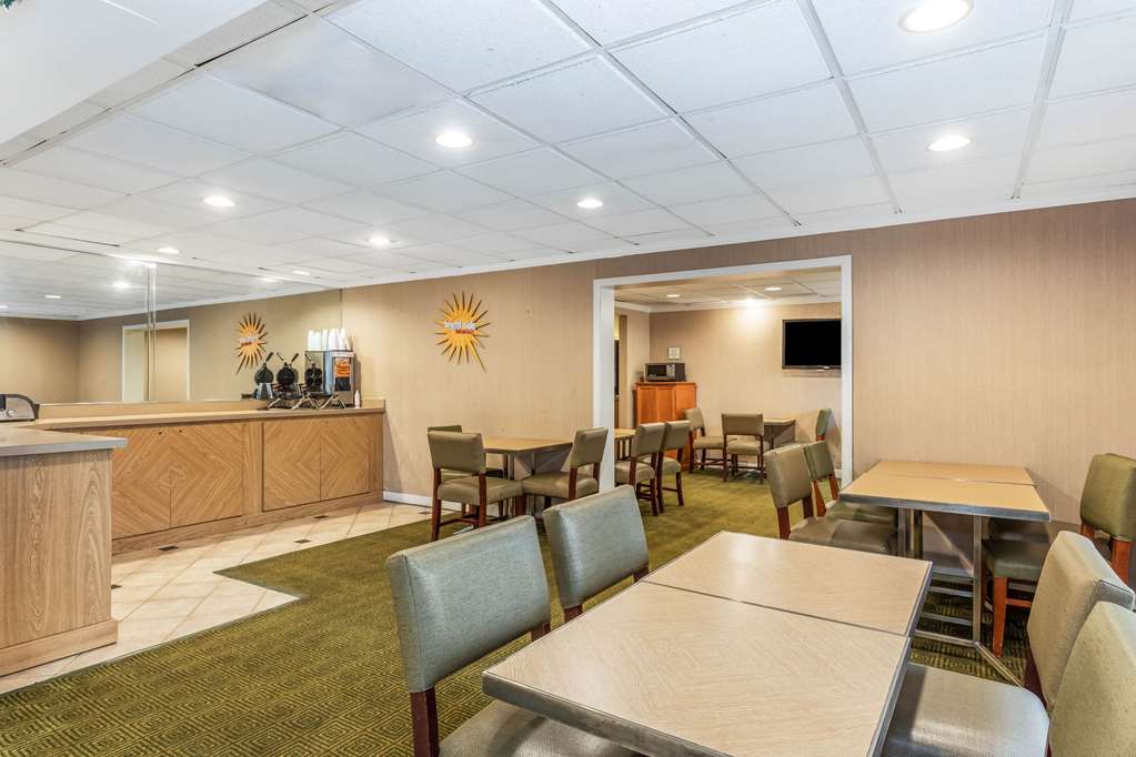 Baymont by Wyndham Orlando South - photo 46