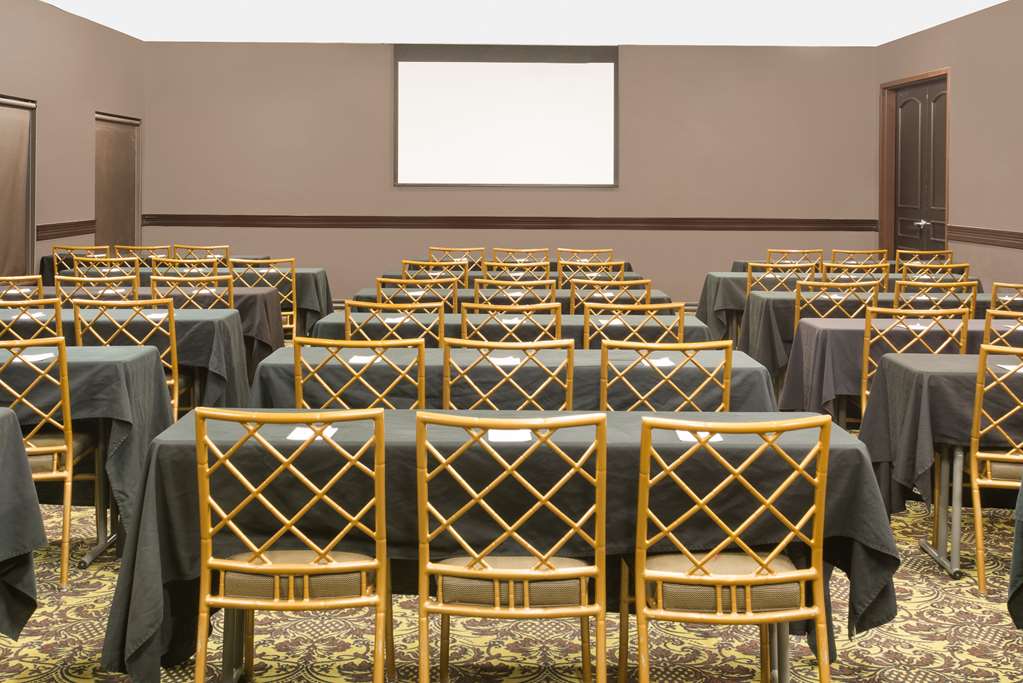 Hawthorn Suites by Wyndham Lubbock - photo 40