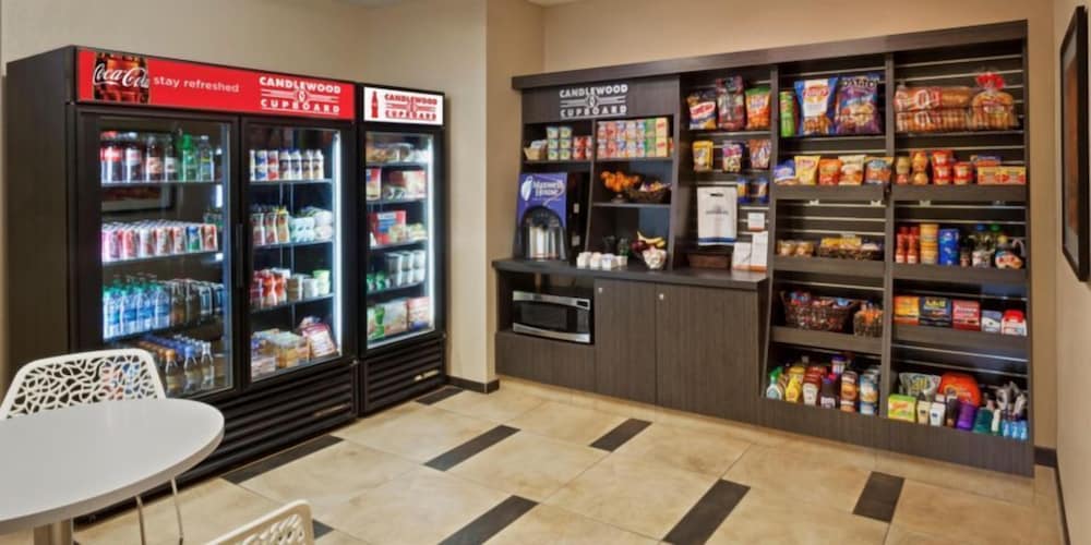 Candlewood Suites Newark South University Area by IHG - photo 15