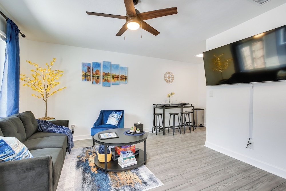 Central Dayton Apt Half mi to UD — 4-Star Luxury Hotel in Dayton, United States
