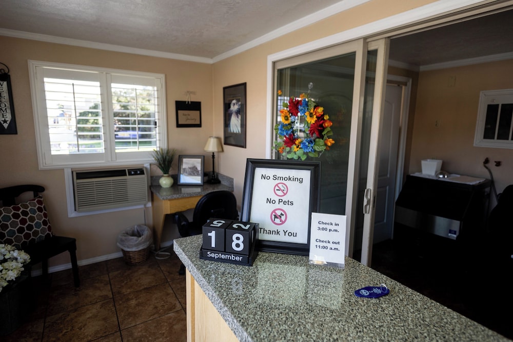 Blue Pine Motel in Panguitch, United States