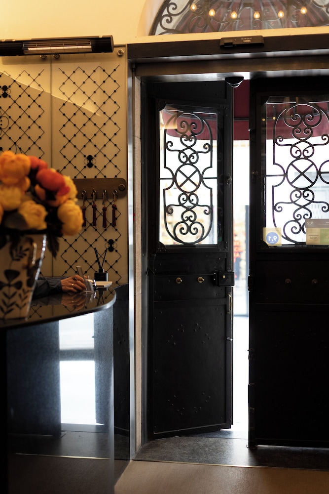Galata M84 — Istanbul — photo 3