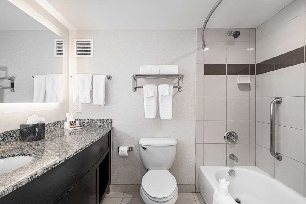 Best Western Plus Marina Gateway Hotel - photo 51