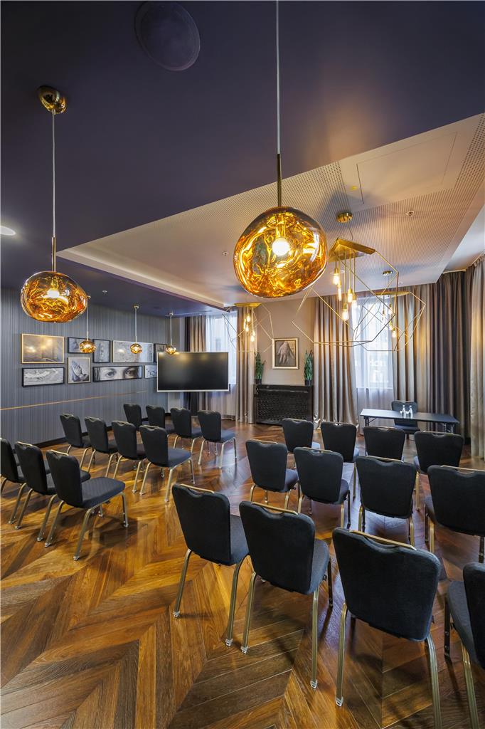 Park Plaza Lounge Theater