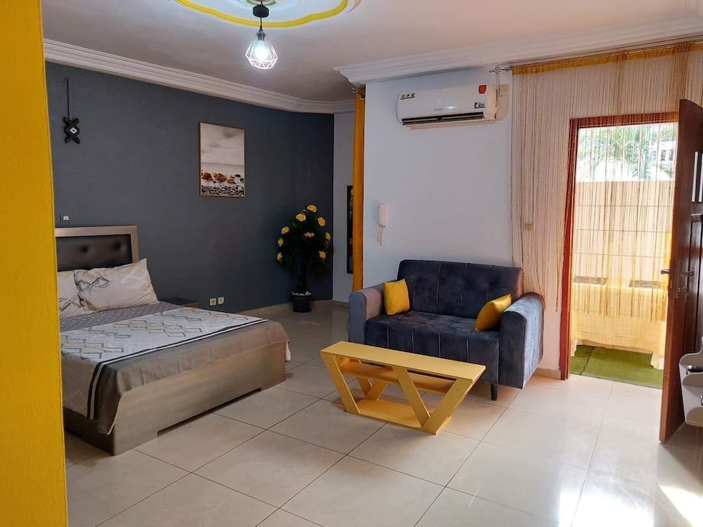 REV Residence Cocody — 4-Star Luxury Hotel in Abidjan, Côte D'Ivoire