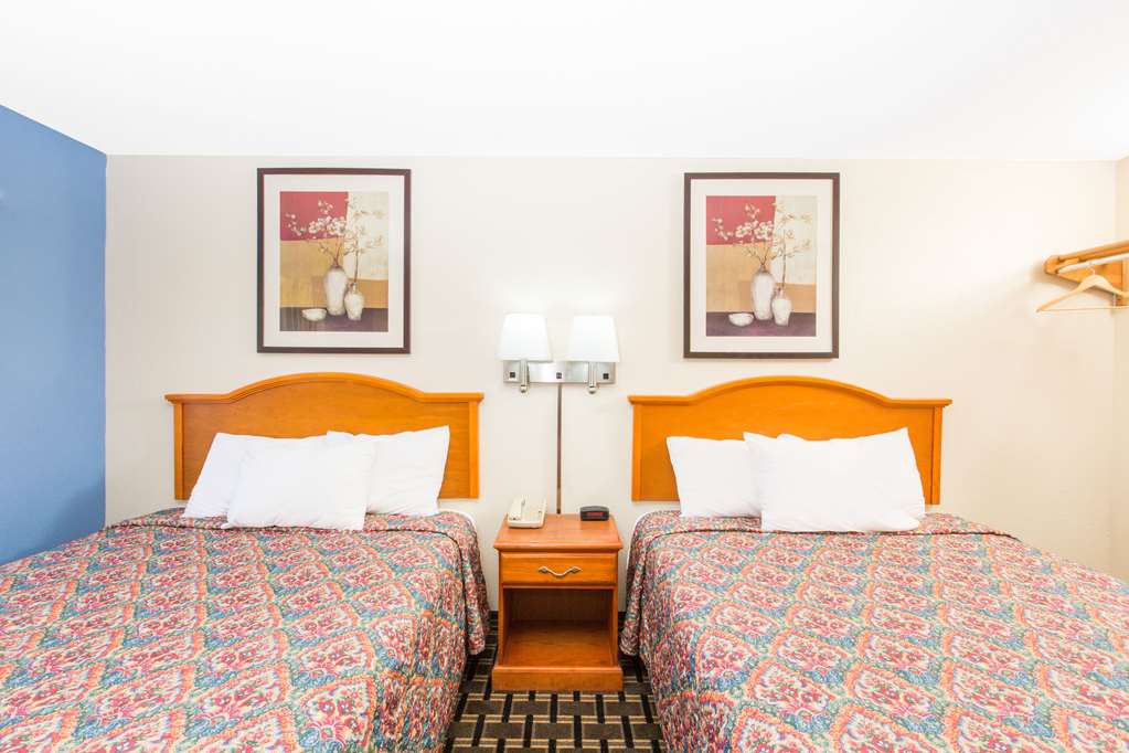 Days Inn by Wyndham Effingham - photo 4