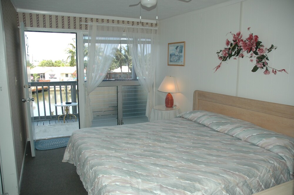 Dolphin Inn Resort - photo 7