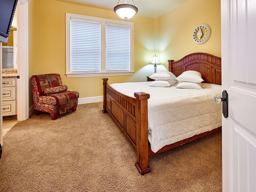 Admiral's Beach Retreat - photo 4