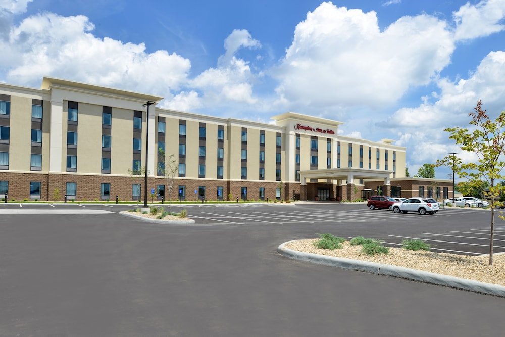 Hampton Inn & Suites Cincinnati Mason - photo 51