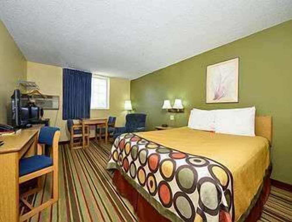 Super 8 by Wyndham Minot Airport - photo 14
