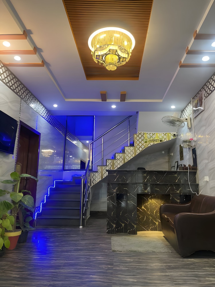Makkah Tower Hotel - last minute hotel in Lahore