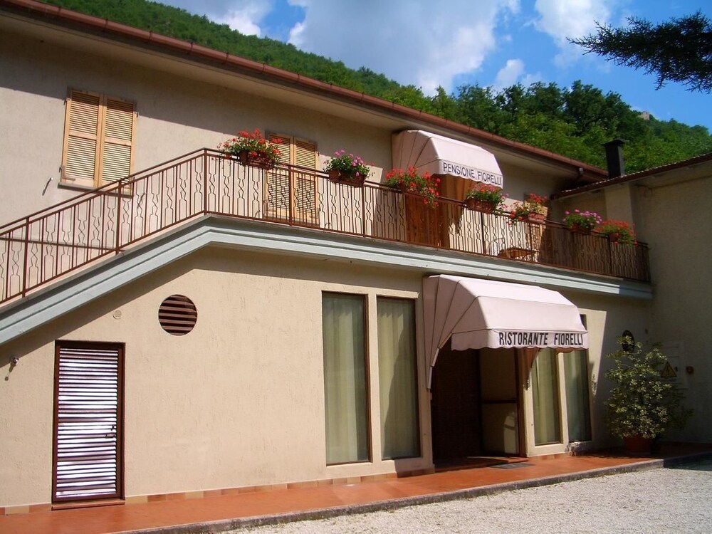 Hotel Ristorante Fiorelli — hotel in Preci