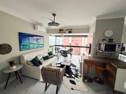 Riviera Vista Incrível Pé na Areia a 100m praia in Bertioga, Brasil