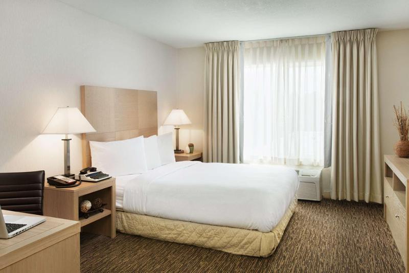 DoubleTree by Hilton Hotel Vancouver - photo 48