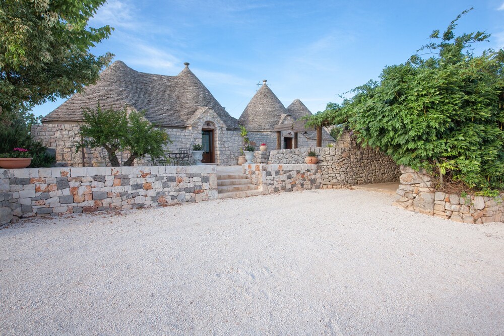 Trullo Siamese - last minute hotel in Alberobello