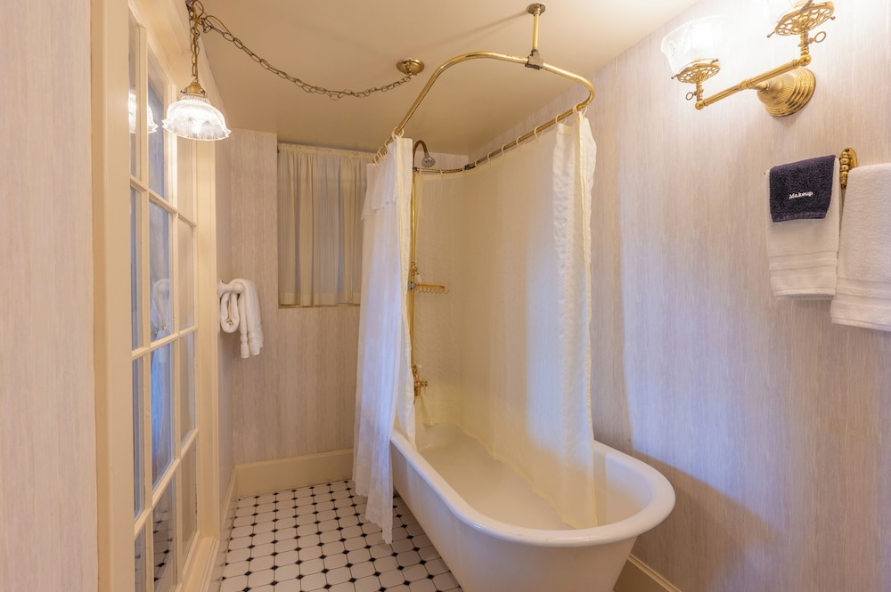 Martine Inn - photo 106