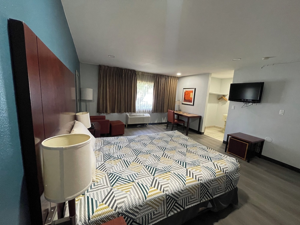 Portside Inn & Suites - photo 21